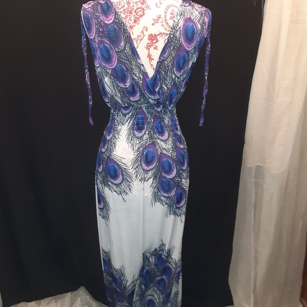 Dress - Picture 3 of 3